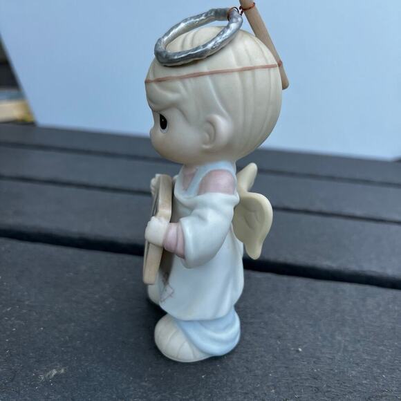 Precious Moments by ENESCO: PEACE ON EARTH…ANYWAY - Picture 5 of 10